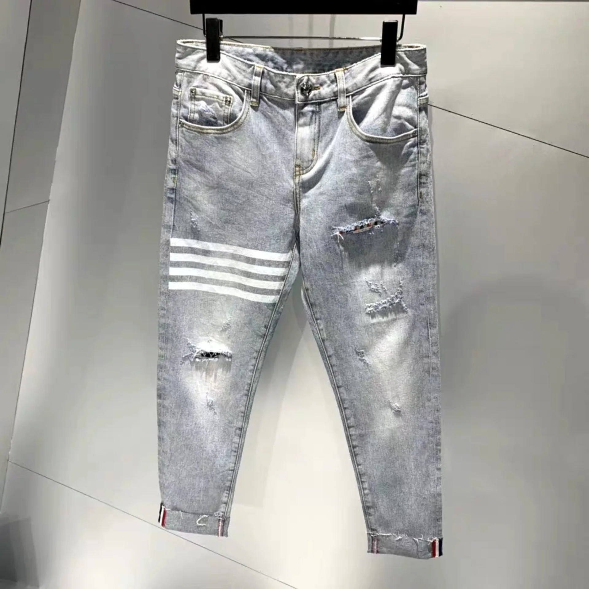 Thom Browne 2021 washing TB summer new four-bar printing wash stretch slim-fit fashion street teenager pencil jeans
Thom Browne 2021 washing TB summer new four-bar printing wash stretch slim-fit fashion street teenager pencil jeans