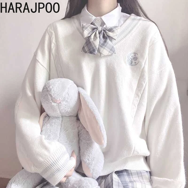 Женские свитера в японском стиле HARAJPOO, новые весенние свободные милые однотонные пуловеры с V-образным вырезом и вышивкой в стиле Ins, 2021
Женские свитера в японском стиле HARAJPOO, новые весенние свободные милые однотонные пуловеры с V-образным вырезом и вышивкой в стиле Ins, 2021