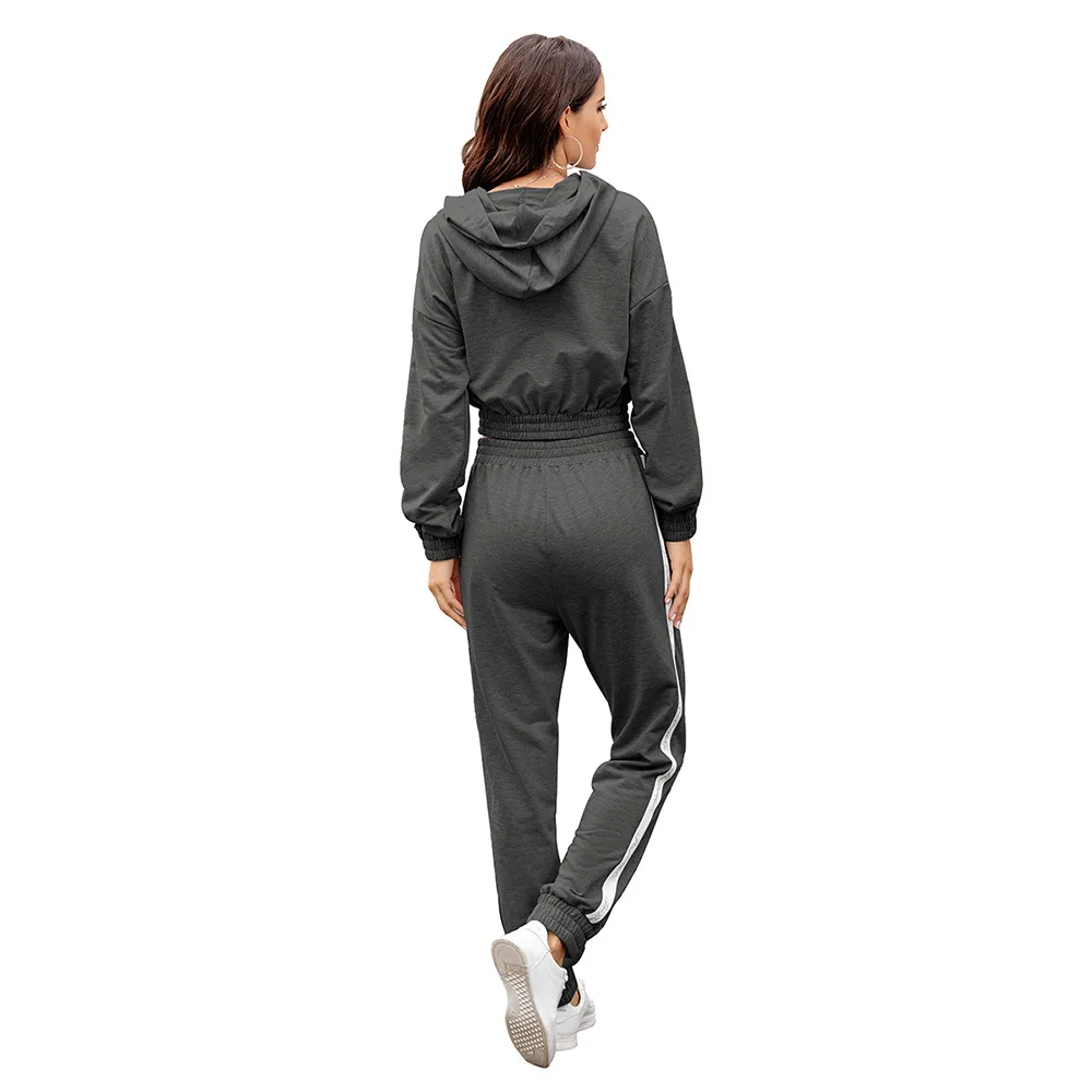 Spring and autumn new European and American hooded long-sleeved stitching suit top casual sports pants woman
Spring and autumn new European and American hooded long-sleeved stitching suit top casual sports pants woman