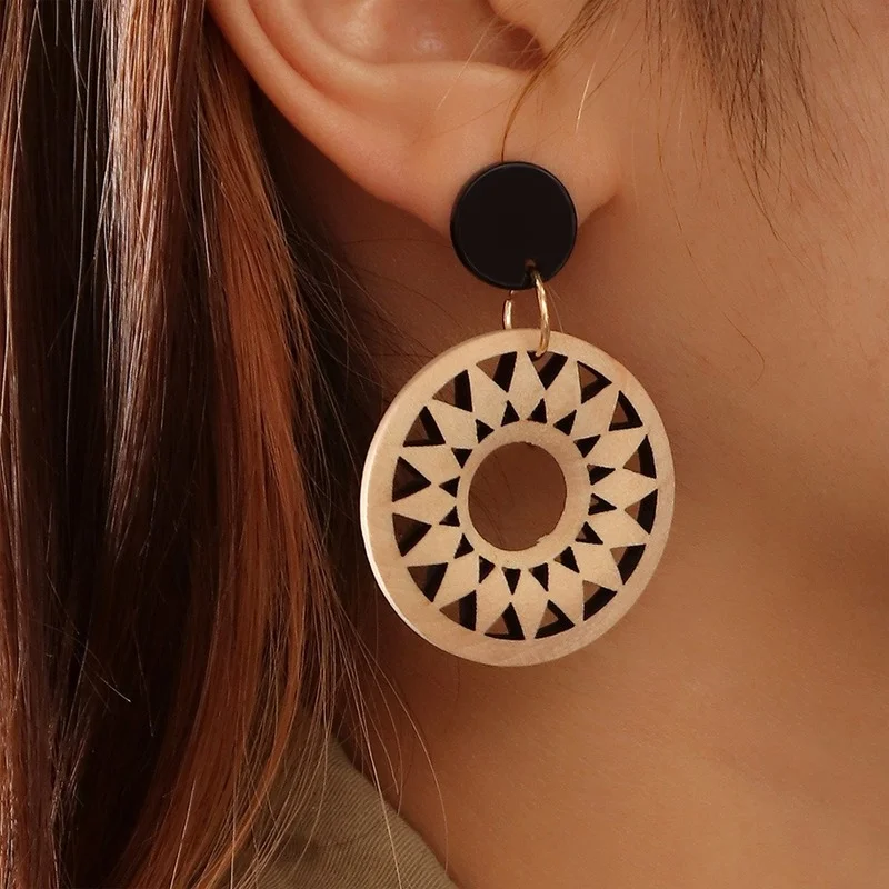 2021 New Designer Geometric Wood Earrings for Women Trendy Natural Wooden Statement Earrings Handmade Africa Jewelry Wholesale
2021 New Designer Geometric Wood Earrings for Women Trendy Natural Wooden Statement Earrings Handmade Africa Jewelry Wholesale
