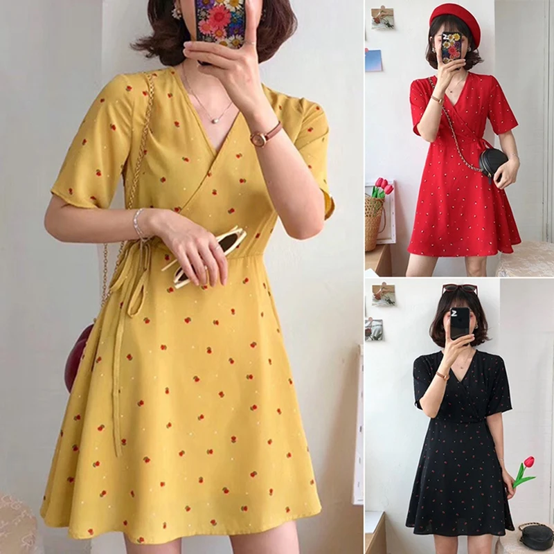 Женское платье с коротким рукавом, V-образным вырезом и цветочным принтом
Женское платье с коротким рукавом, V-образным вырезом и цветочным принтом