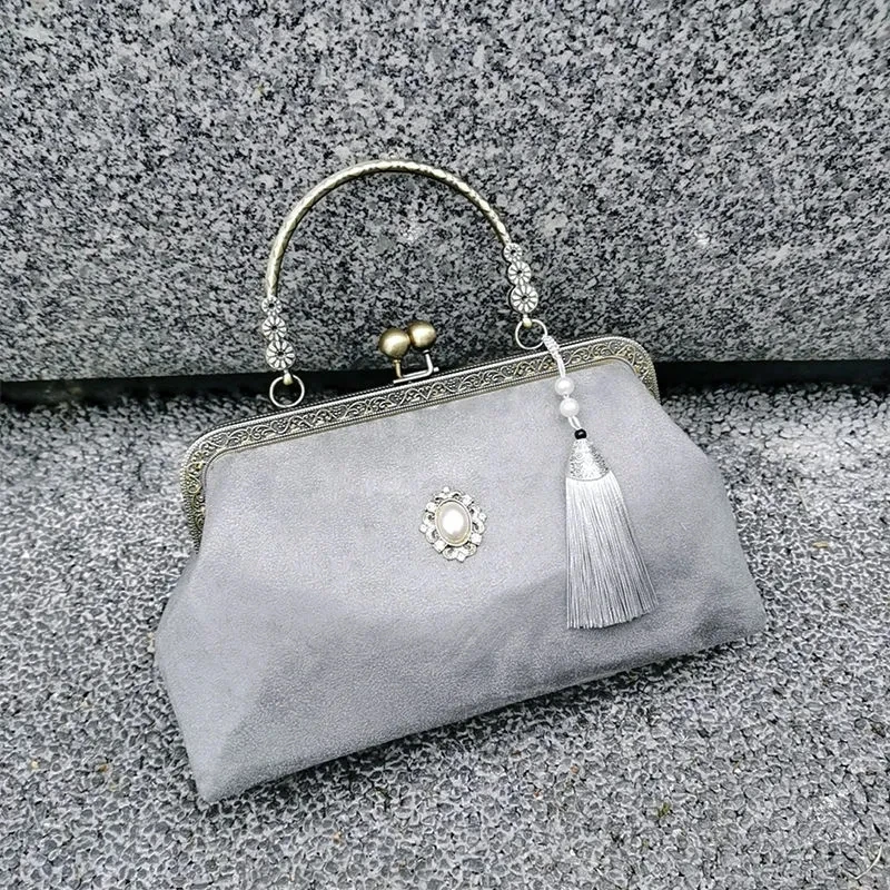 Classic Vintage Shell Lock Fringe Women Shoulder Crossbody Bag Chain Women's Handbags Purses
Classic Vintage Shell Lock Fringe Women Shoulder Crossbody Bag Chain Women's Handbags Purses