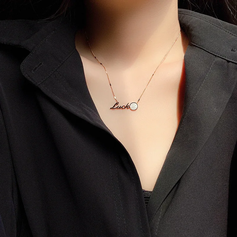 HANGZHI 20SS New Simple Personality Quality White Fritillary Unicorn LUCK Necklace For Women Girls Party Tourism Jewelry
HANGZHI 20SS New Simple Personality Quality White Fritillary Unicorn LUCK Necklace For Women Girls Party Tourism Jewelry