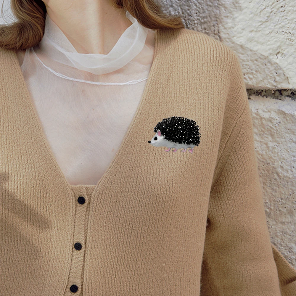 Cute Animal Brooch Badges Drip Oil Pens Black Enamel Hedgehog Brooches Fashion Jewelry for Women Lovely Animal Jewelry Gift
Cute Animal Brooch Badges Drip Oil Pens Black Enamel Hedgehog Brooches Fashion Jewelry for Women Lovely Animal Jewelry Gift