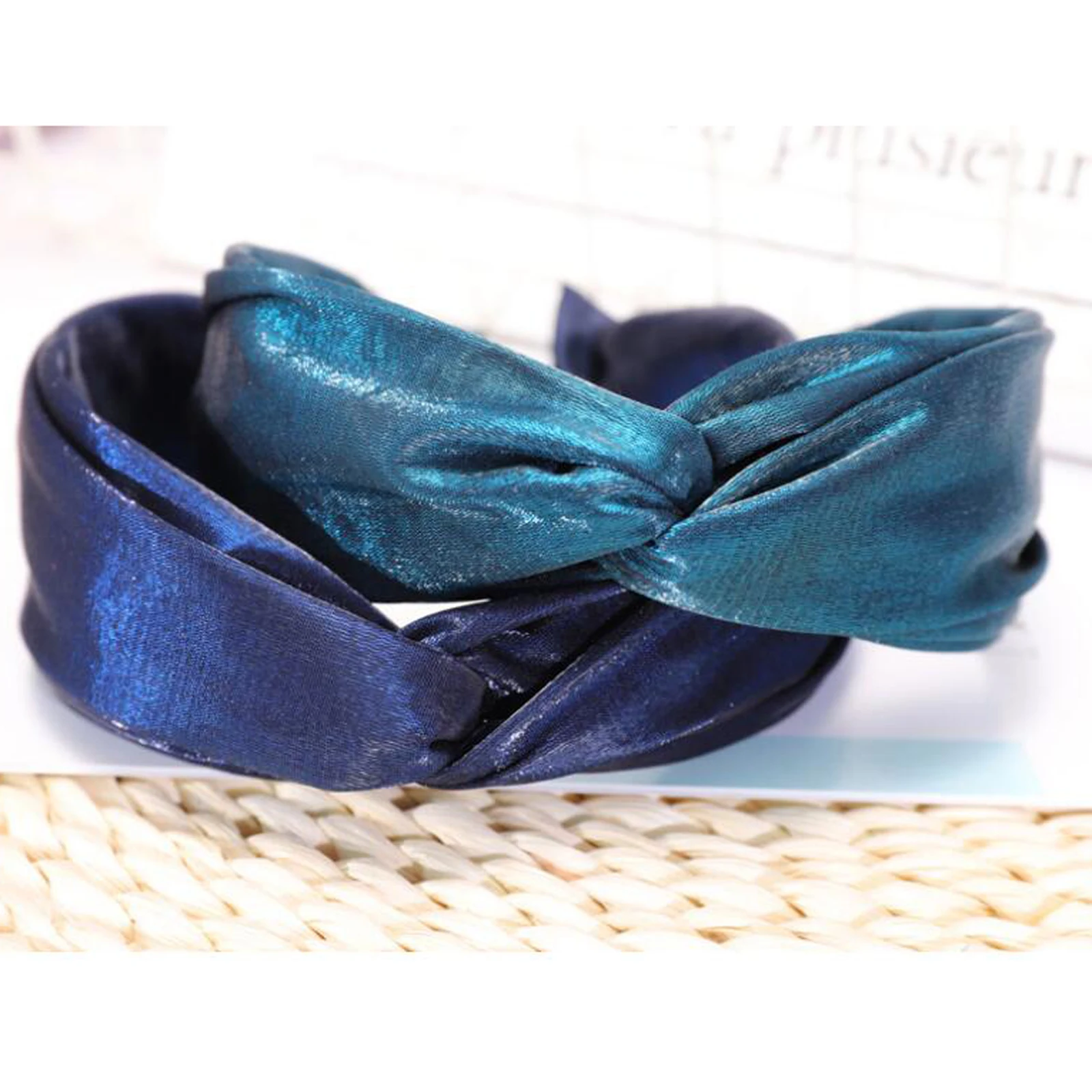 PROLY New Fashion Women Headband Summer Cross Knot Hairband Wide Side Glossy Satin Cloth Turban Summer Hair Accessories Adult
PROLY New Fashion Women Headband Summer Cross Knot Hairband Wide Side Glossy Satin Cloth Turban Summer Hair Accessories Adult