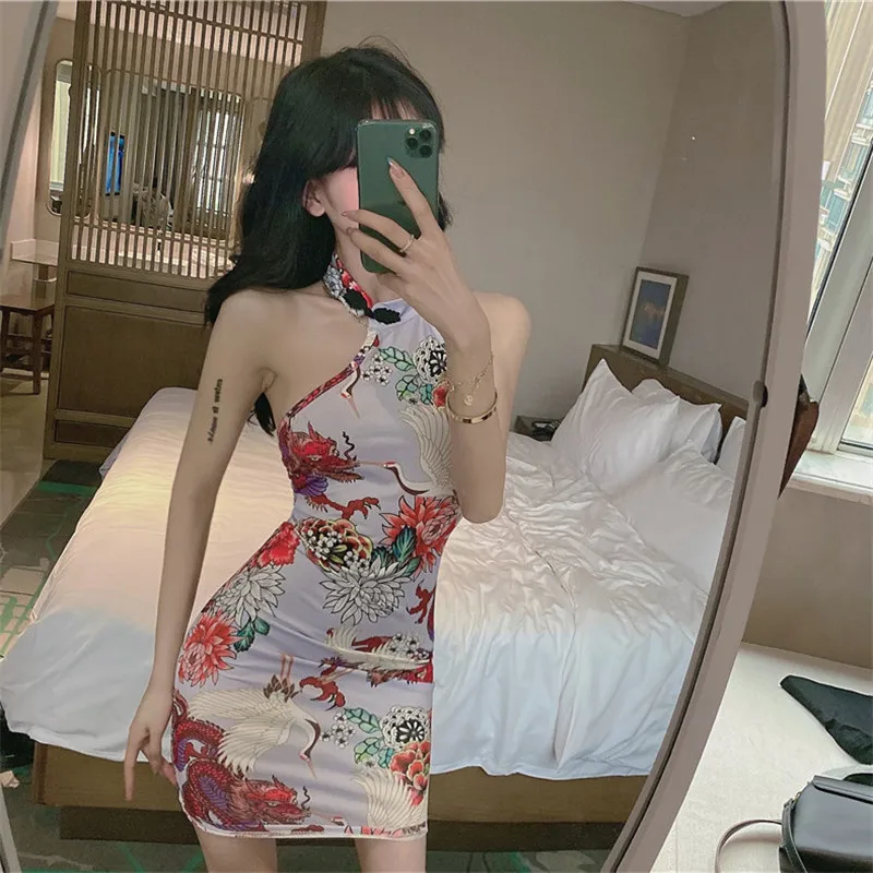 Real Shot 2022 Fashion Sexy Printed Halter Slim Cheongsam Chinese Style Dress
Real Shot 2022 Fashion Sexy Printed Halter Slim Cheongsam Chinese Style Dress