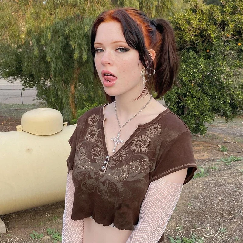 WeiYao Retro Fairycore Brown T Shirt Women Streetwear Cute Short Sleeve Tshirt Grunge Fashion Crop Top Vintage Y2K Aesthetic
WeiYao Retro Fairycore Brown T Shirt Women Streetwear Cute Short Sleeve Tshirt Grunge Fashion Crop Top Vintage Y2K Aesthetic