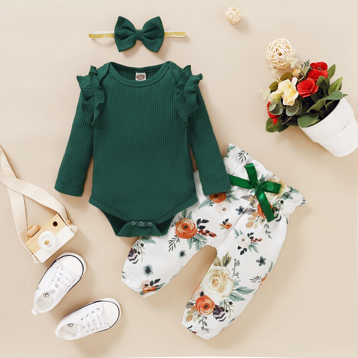 Newborn Girls Set Baby Girl Clothes Solid Green Romper Floral Print Pants Headband Sets Long Sleeve Spring/Fall Infant Outfits
Newborn Girls Set Baby Girl Clothes Solid Green Romper Floral Print Pants Headband Sets Long Sleeve Spring/Fall Infant Outfits