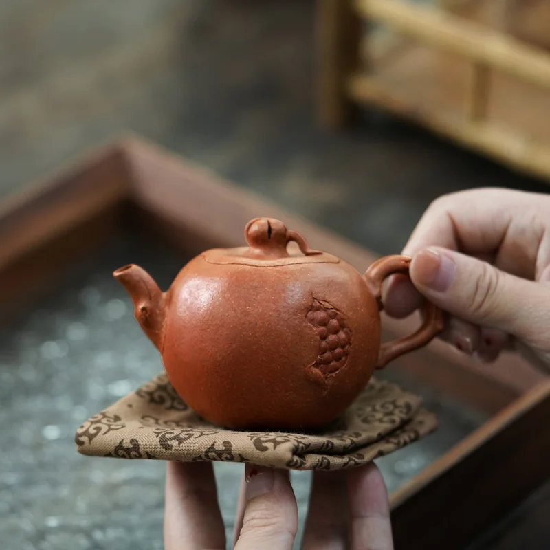 

★Tao Yuan] Li Xinsheng, bionic craftsman of Yixing purple clay pot, mud pomegranate pot 150cc in raw ore section