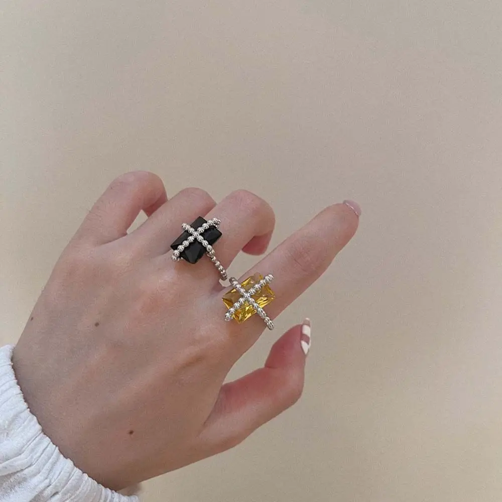 Women Crystal Finger Rings Silver Color Beaded Style Ladies Ball Chain Cross Rings With Black Champagne Zircon Open Rings
Women Crystal Finger Rings Silver Color Beaded Style Ladies Ball Chain Cross Rings With Black Champagne Zircon Open Rings