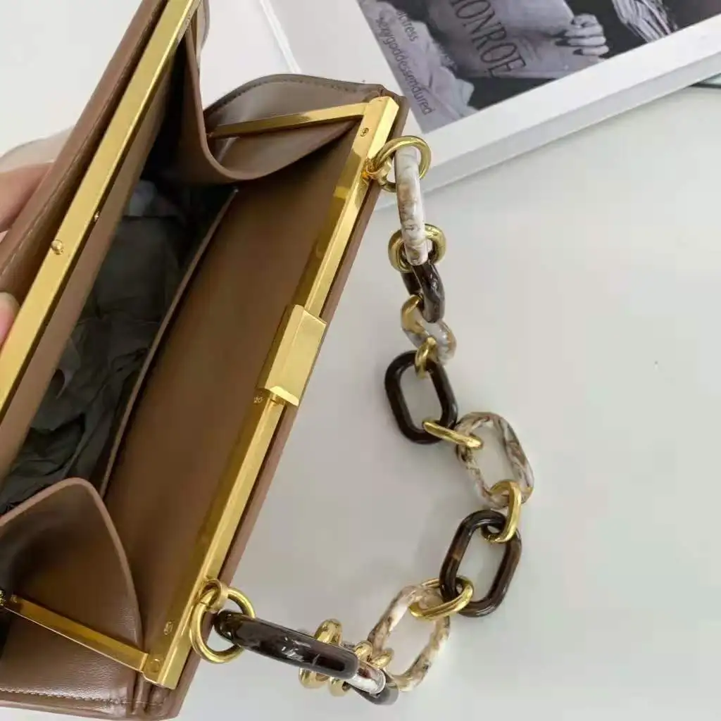 Women's Box Bag Bucket Bag Clip Evening Bag Ins Acrylic Chain Luxury Handbag Banquet Party Purse Shoulder Bag
Women's Box Bag Bucket Bag Clip Evening Bag Ins Acrylic Chain Luxury Handbag Banquet Party Purse Shoulder Bag