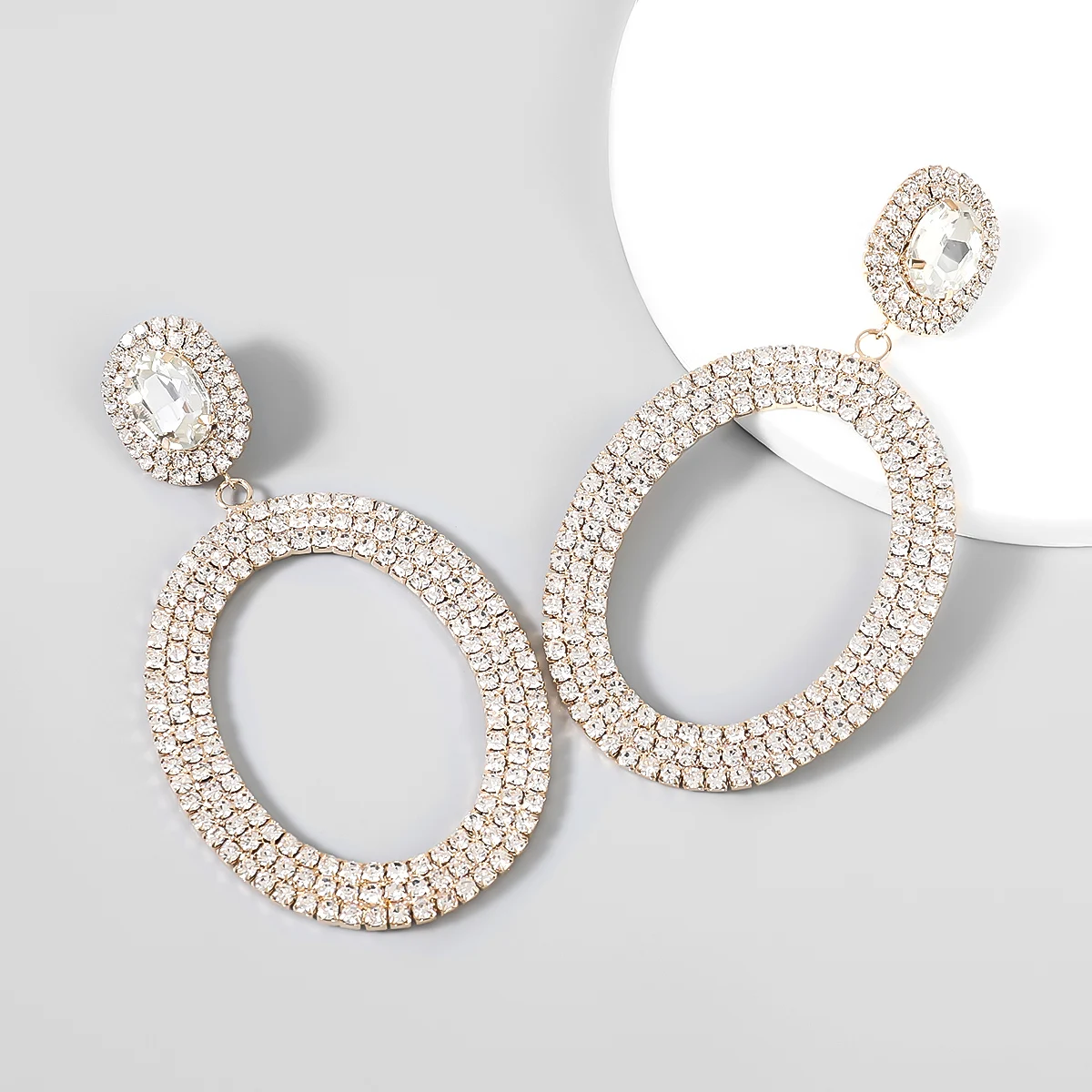 2021 Fashion Metal Glass Oval Earrings Castle Banquet Exaggerated Dangle Earrings Women's Charm Statement Earrings
2021 Fashion Metal Glass Oval Earrings Castle Banquet Exaggerated Dangle Earrings Women's Charm Statement Earrings