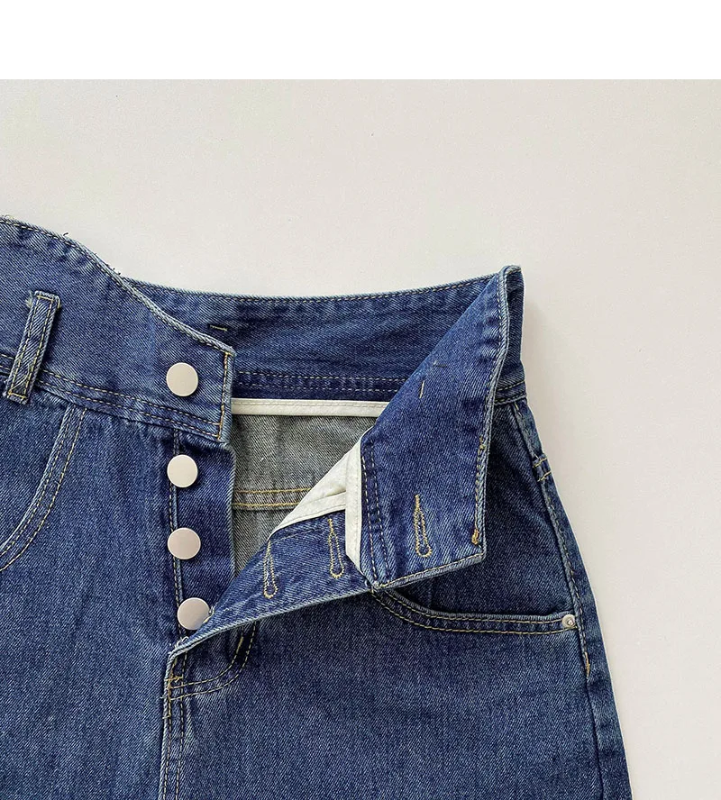 Summer new style Korean style single breasted design loose high waist a-line wide leg shorts jeans women
Summer new style Korean style single breasted design loose high waist a-line wide leg shorts jeans women