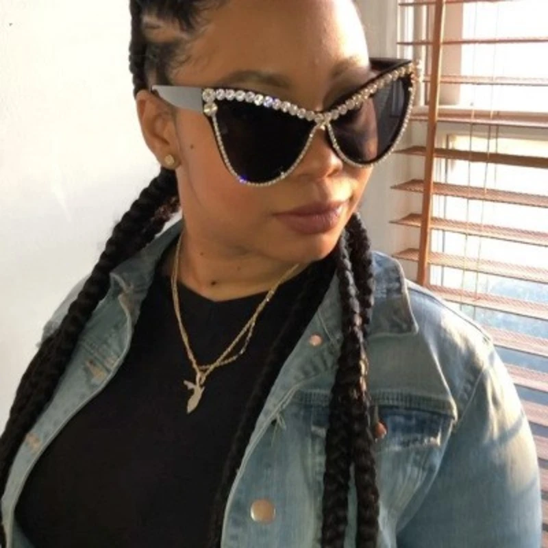 Oversized Cat Eye Rhinstone Sunglasses Women 2020 Luxury Brand Design Sexy Shining Diamond Sun Glasses Ladies Retro Prom Shades
Oversized Cat Eye Rhinstone Sunglasses Women 2020 Luxury Brand Design Sexy Shining Diamond Sun Glasses Ladies Retro Prom Shades