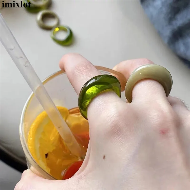 2021 New Korean Ins Vintage Resin Green Geometric Round Oval Rings For Women Girls Minimalist Aesthetic Vacation Jewelry Gifts
2021 New Korean Ins Vintage Resin Green Geometric Round Oval Rings For Women Girls Minimalist Aesthetic Vacation Jewelry Gifts