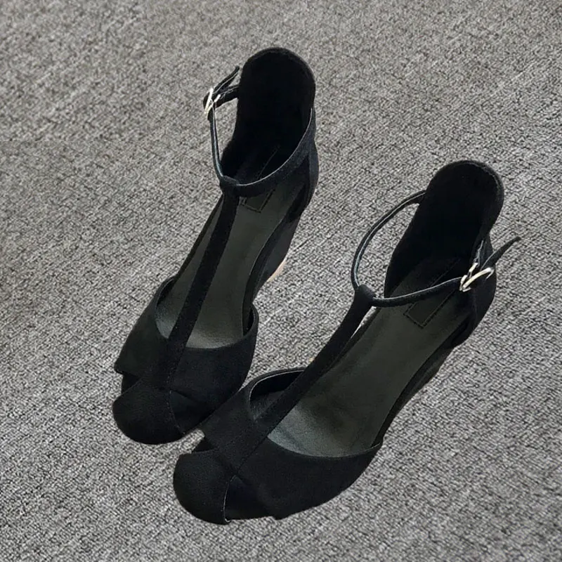 2021 New wedges heels for women sandals Women's gladiator sandals 32 33 size ful platform shoe's for women fashion party
2021 New wedges heels for women sandals Women's gladiator sandals 32 33 size ful platform shoe's for women fashion party
