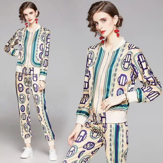 2021 Spring New European and American Fashion Casual Printing Suit Women's Jacket Pants Internet Celebrity Trendy Two-Piece Suit
2021 Spring New European and American Fashion Casual Printing Suit Women's Jacket Pants Internet Celebrity Trendy Two-Piece Suit