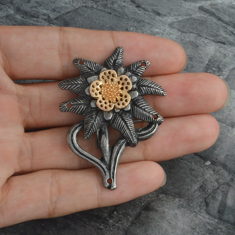 Vintage Edelweiss Mountain Troops Brooch WWII German Army Elite Cockade Pin Vintage Badge for Hat Military Jewelry Gift
Vintage Edelweiss Mountain Troops Brooch WWII German Army Elite Cockade Pin Vintage Badge for Hat Military Jewelry Gift