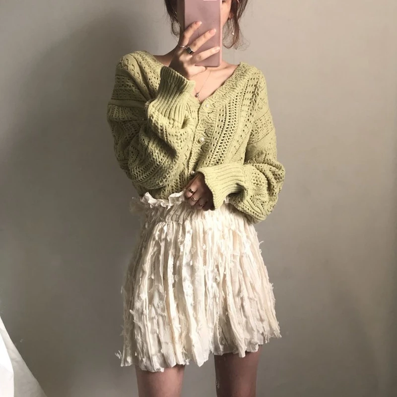 Sweters Cardigan for Women V-neck Hollow Out Solid Women Cardigan 2020 Spring Autumn Casual Short Cashmere Sweater Jacket Women
Sweters Cardigan for Women V-neck Hollow Out Solid Women Cardigan 2020 Spring Autumn Casual Short Cashmere Sweater Jacket Women