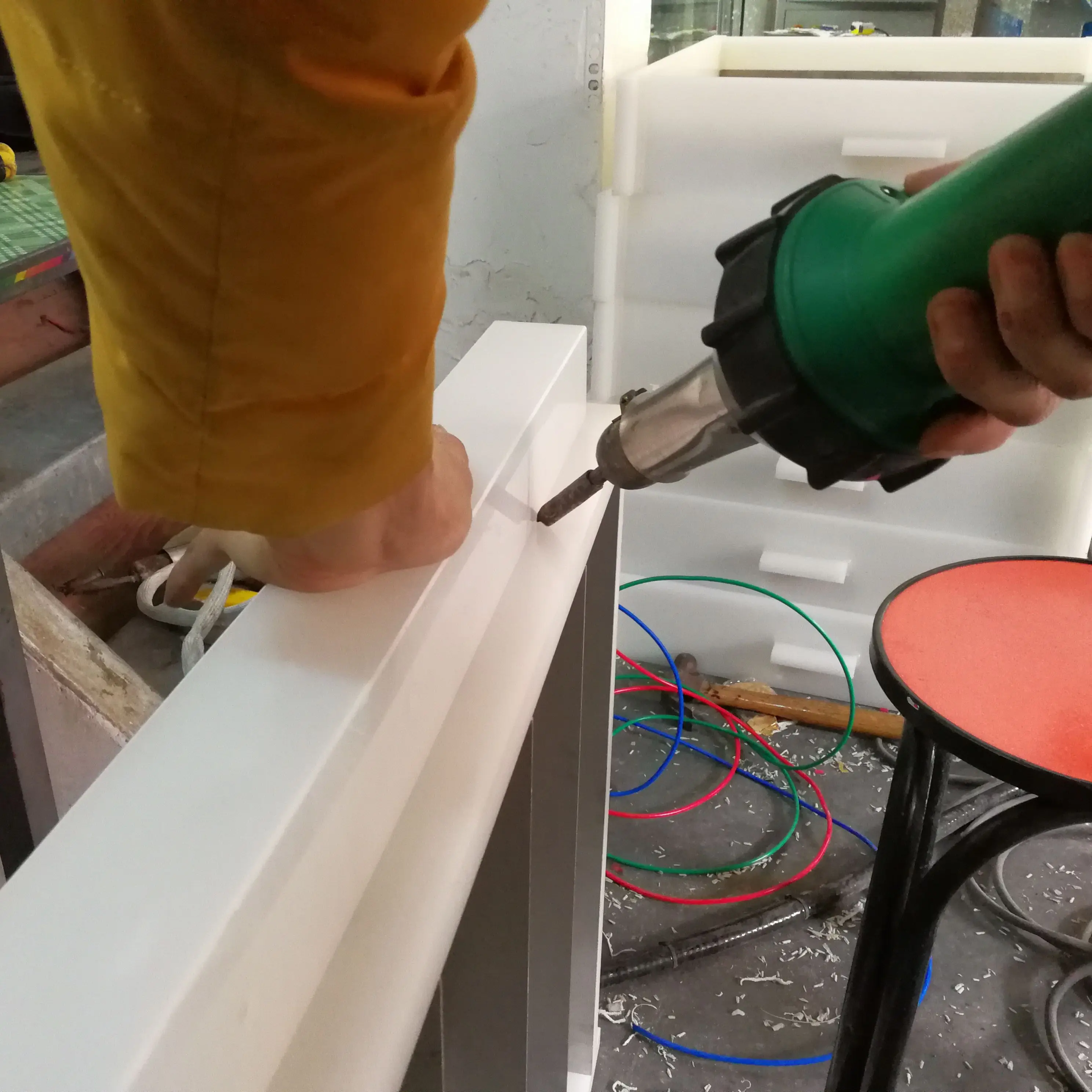 HKBST digital hot air plastic welding gun fit with 5mm round nozzle and triangular speed welding tip for PP/pvc material
HKBST digital hot air plastic welding gun fit with 5mm round nozzle and triangular speed welding tip for PP/pvc material