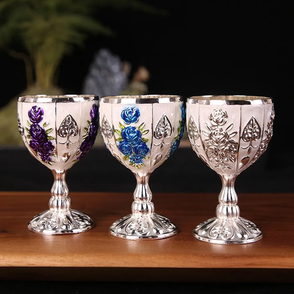 30ML Retro Creative Small Beverage Wine Cup Gold European Style Wine Glass Home Bar Decoration Accessories
30ML Retro Creative Small Beverage Wine Cup Gold European Style Wine Glass Home Bar Decoration Accessories