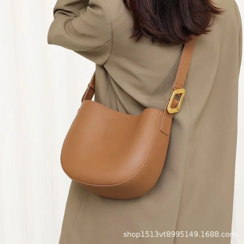 Bag women's bag autumn and winter new large capacity single shoulder bag leather messenger bag
Bag women's bag autumn and winter new large capacity single shoulder bag leather messenger bag