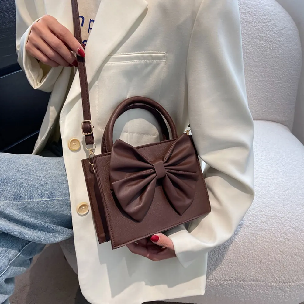 YIXIAO Fashion Trend Women's Leather Shoulder Bag Vintage Bowknot Crossbody Bags For Female Handbag Square Evening Clutch Bolso
YIXIAO Fashion Trend Women's Leather Shoulder Bag Vintage Bowknot Crossbody Bags For Female Handbag Square Evening Clutch Bolso