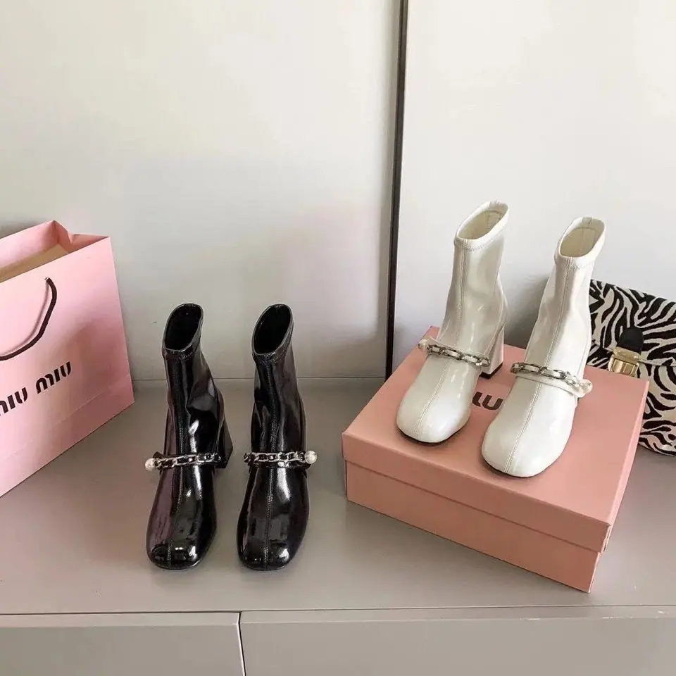 2021 New Mary Jane Short Boots Women's Side Zipper Chunky Heel Metal Chain round Toe Martens High Heel Boots Spring/Autumn
2021 New Mary Jane Short Boots Women's Side Zipper Chunky Heel Metal Chain round Toe Martens High Heel Boots Spring/Autumn