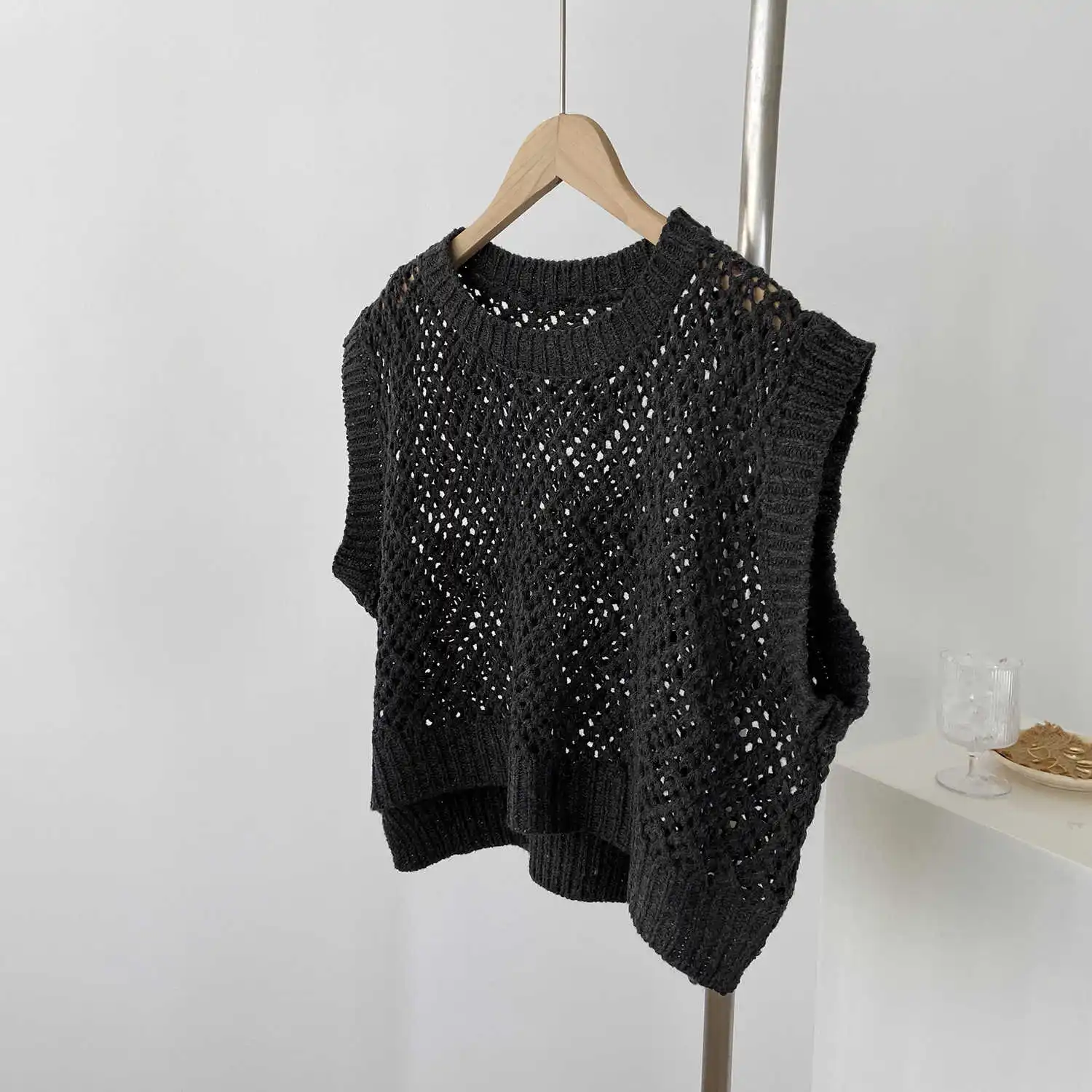 COZOK Solid Color Hollow Knitted Vest Women's Autumn and Winter New Korean Loose Sleeveless Sweater Vest 6672
COZOK Solid Color Hollow Knitted Vest Women's Autumn and Winter New Korean Loose Sleeveless Sweater Vest 6672