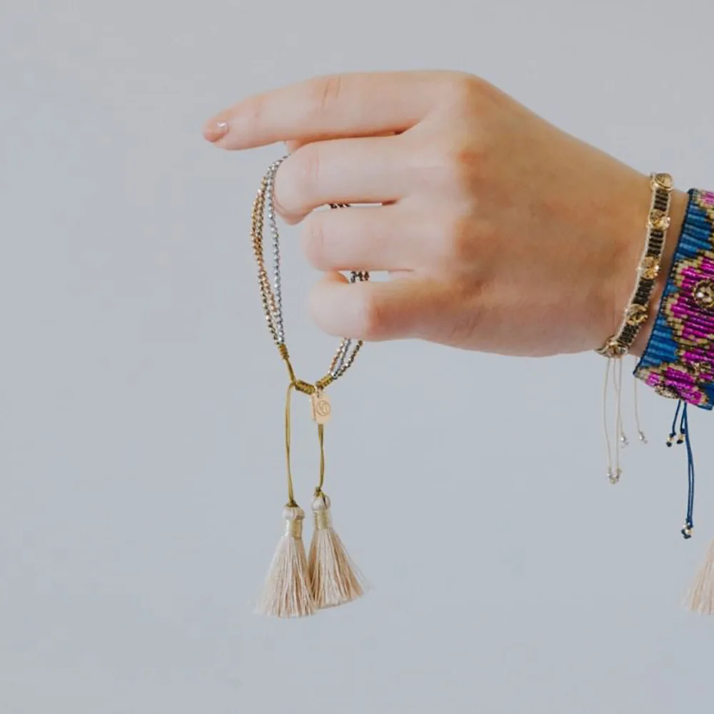 Bohemian Retro Ethnic Style Rose Gold and Silver Tassel Multi-layered Bracelet Female 2m Iron Gallstone Beaded Bracelet Women
Bohemian Retro Ethnic Style Rose Gold and Silver Tassel Multi-layered Bracelet Female 2m Iron Gallstone Beaded Bracelet Women