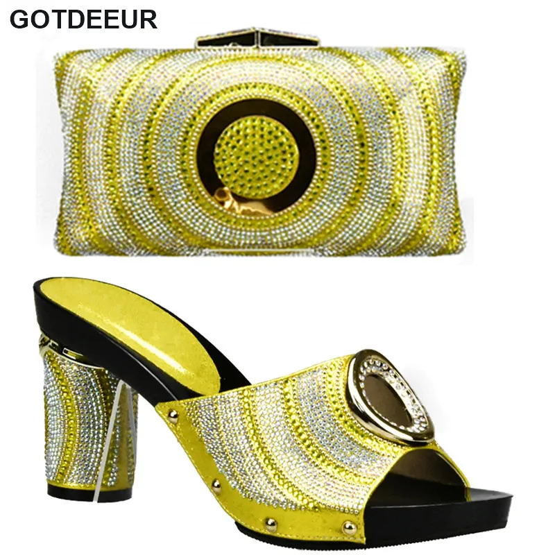 Latest African Matching Shoes and Bags Italian In Women Black Color Italian Ladies Shoes and Bag Set Decorated with Rhinestone
Latest African Matching Shoes and Bags Italian In Women Black Color Italian Ladies Shoes and Bag Set Decorated with Rhinestone