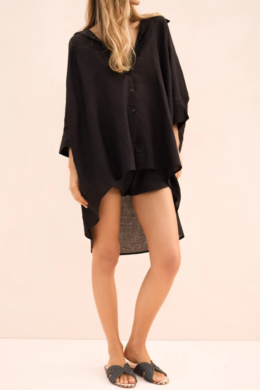 Women Shirt Fashion Turn-down Collar Button Irregular Sexy Front Short Back Long Shirts Loose Mid Sleeve Lady Thin Blouse Spring
Women Shirt Fashion Turn-down Collar Button Irregular Sexy Front Short Back Long Shirts Loose Mid Sleeve Lady Thin Blouse Spring