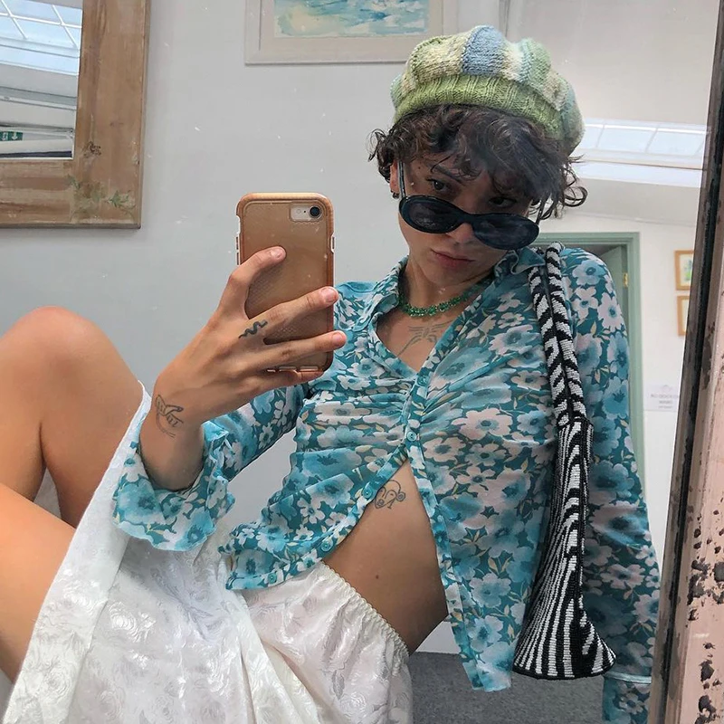 Stylish Floral Print Long Sleeve Y2k Blouses 2021Fashion Button Up Women's Shirt Turn-Down Collar Crop Top Female Streetwear
Stylish Floral Print Long Sleeve Y2k Blouses 2021Fashion Button Up Women's Shirt Turn-Down Collar Crop Top Female Streetwear