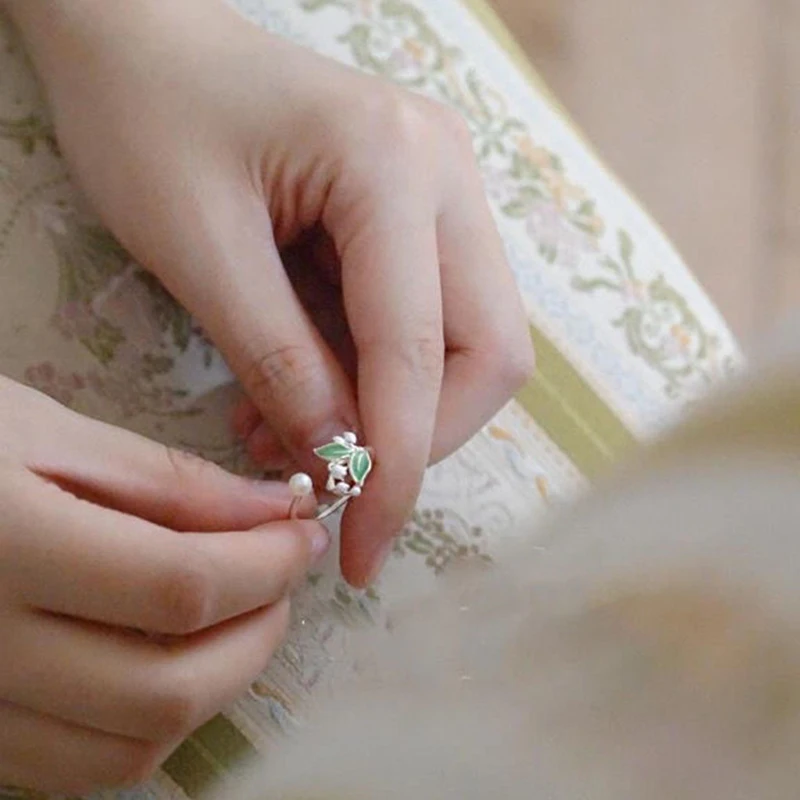 Эмалированное серебряное кольцо с эмалью и жемчугом | Украшения