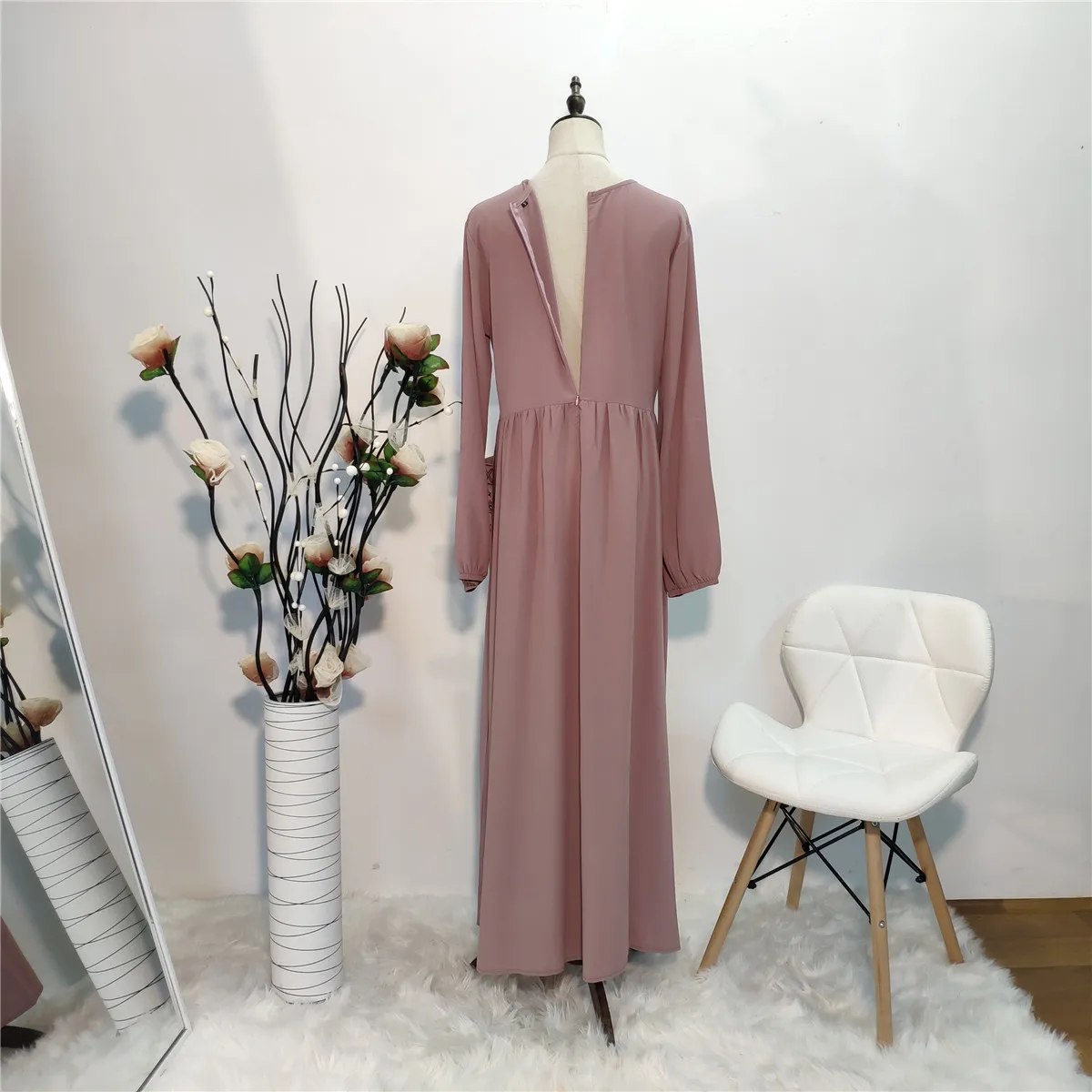 Dubai Arab Kimono Muslim Hijab Dress Women Big Swing Ramadan Long Robe with Pocket Zip Middle East Turkish Abaya Islamic Clothes
Dubai Arab Kimono Muslim Hijab Dress Women Big Swing Ramadan Long Robe with Pocket Zip Middle East Turkish Abaya Islamic Clothes