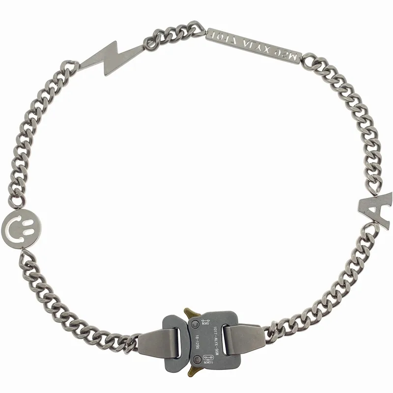 1017 ALYX 9sm Lightning ALYX Hero Chain Necklace Hip Hop ALYX Street Accessories Smiley Pearl Necklace
1017 ALYX 9sm Lightning ALYX Hero Chain Necklace Hip Hop ALYX Street Accessories Smiley Pearl Necklace