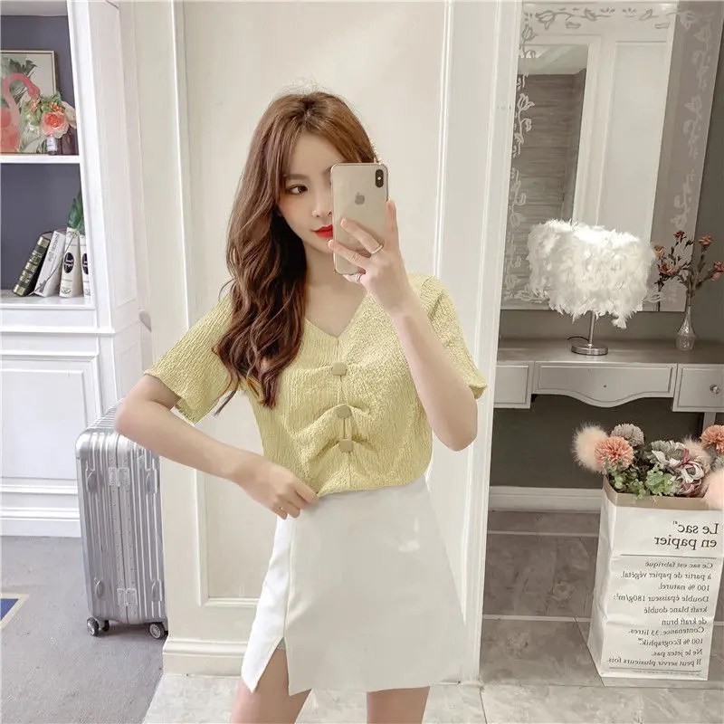 New Korean Short Sleeve Chiffon shirt in spring and summer 2021 for women
New Korean Short Sleeve Chiffon shirt in spring and summer 2021 for women