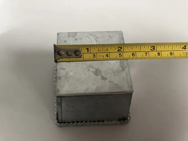 20pcs/Lot D7*H7CM Square Succulent Planter Iron Pots DIY Craft Galvanized Finish Wedding Party Favor Holder 
20pcs/Lot D7*H7CM Square Succulent Planter Iron Pots DIY Craft Galvanized Finish Wedding Party Favor Holder