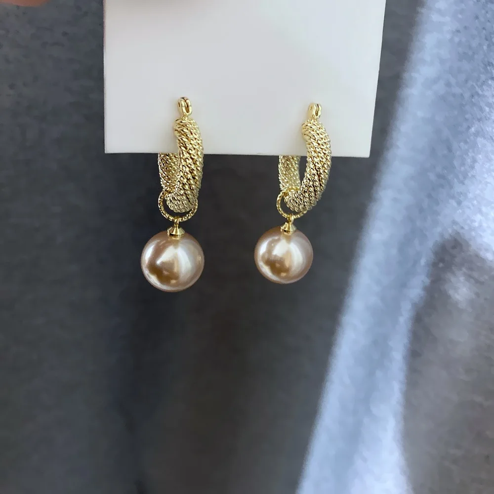 Vintage Pearl Earrings 2021 Temperament New Fashion Jewelry Delicate Brincos Bijoux White Champagne
Vintage Pearl Earrings 2021 Temperament New Fashion Jewelry Delicate Brincos Bijoux White Champagne