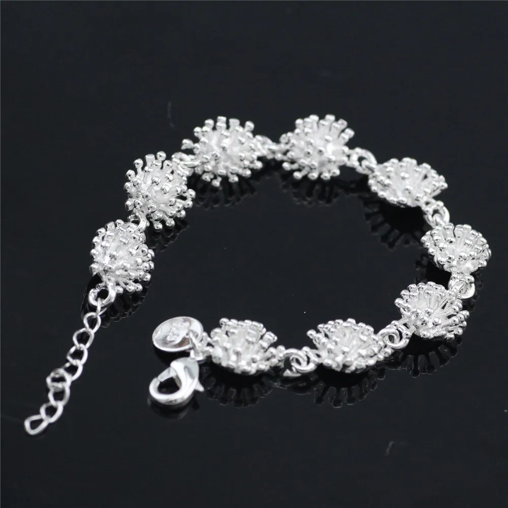 Fashion Silver Bracelet Exaggerated Temperament Starry Woman Hand Jewelry Chain
Fashion Silver Bracelet Exaggerated Temperament Starry Woman Hand Jewelry Chain