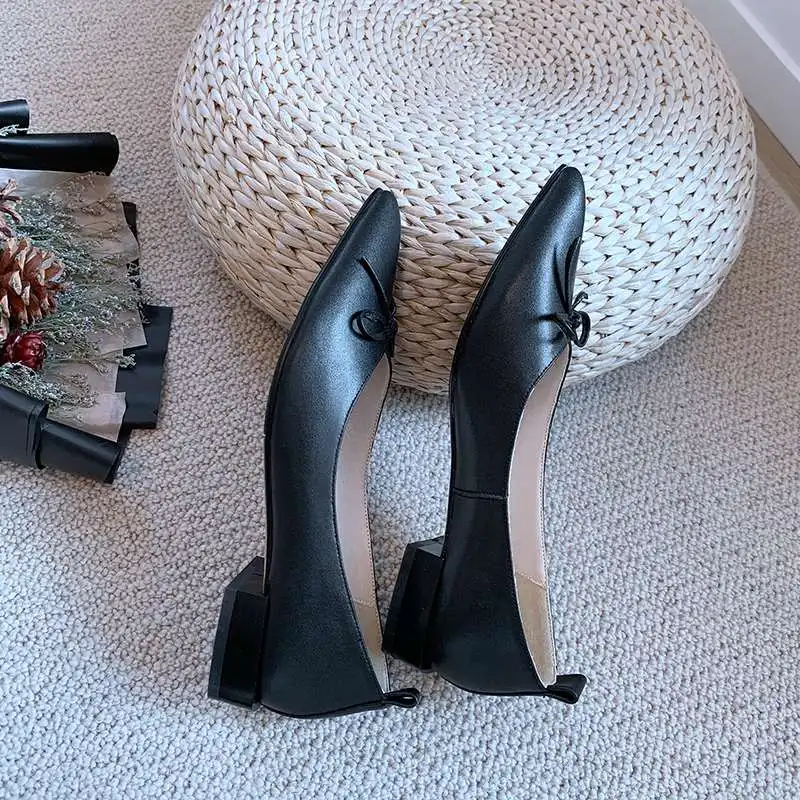 Lenkisen genuine leather pointed toe low heel shoes women butterfly-knot sweet pretty girls dating party basic women pumps L33
Lenkisen genuine leather pointed toe low heel shoes women butterfly-knot sweet pretty girls dating party basic women pumps L33