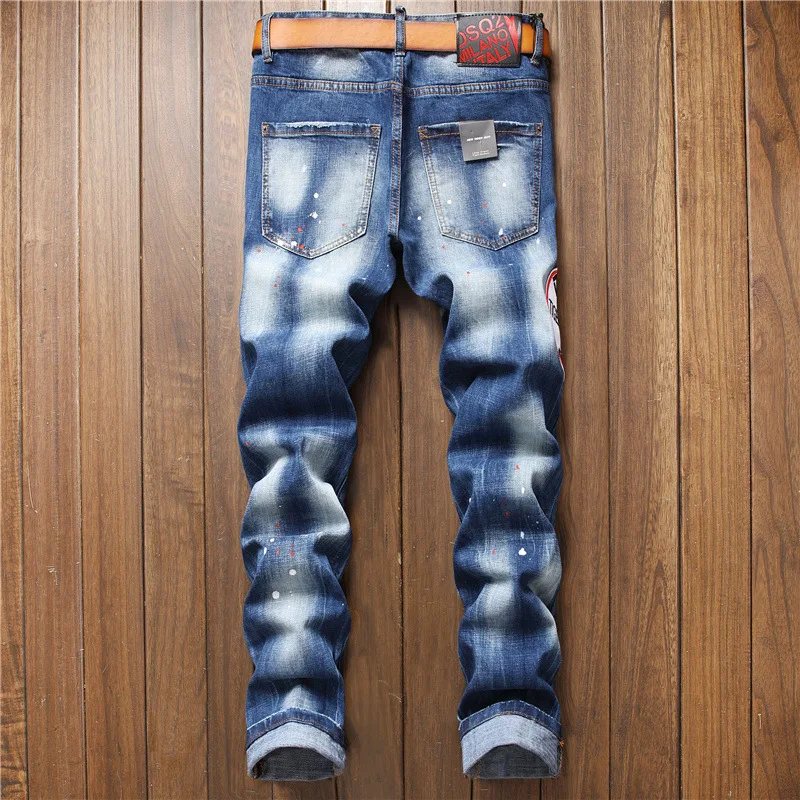 Men's Luxury Designer Straight Jeans Young Men Casual Blue Embroidery Mid Waist Denim Pants High Quality Slim Fit Streetwear
Men's Luxury Designer Straight Jeans Young Men Casual Blue Embroidery Mid Waist Denim Pants High Quality Slim Fit Streetwear