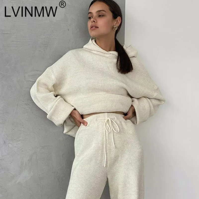 Женский трикотажный костюм LVINMW, однотонный осенний комплект из двух предметов, худи с капюшоном и длинным рукавом, с карманами, штаны с высо...
Женский трикотажный костюм LVINMW, однотонный осенний комплект из двух предметов, худи с капюшоном и длинным рукавом, с карманами, штаны с высо...