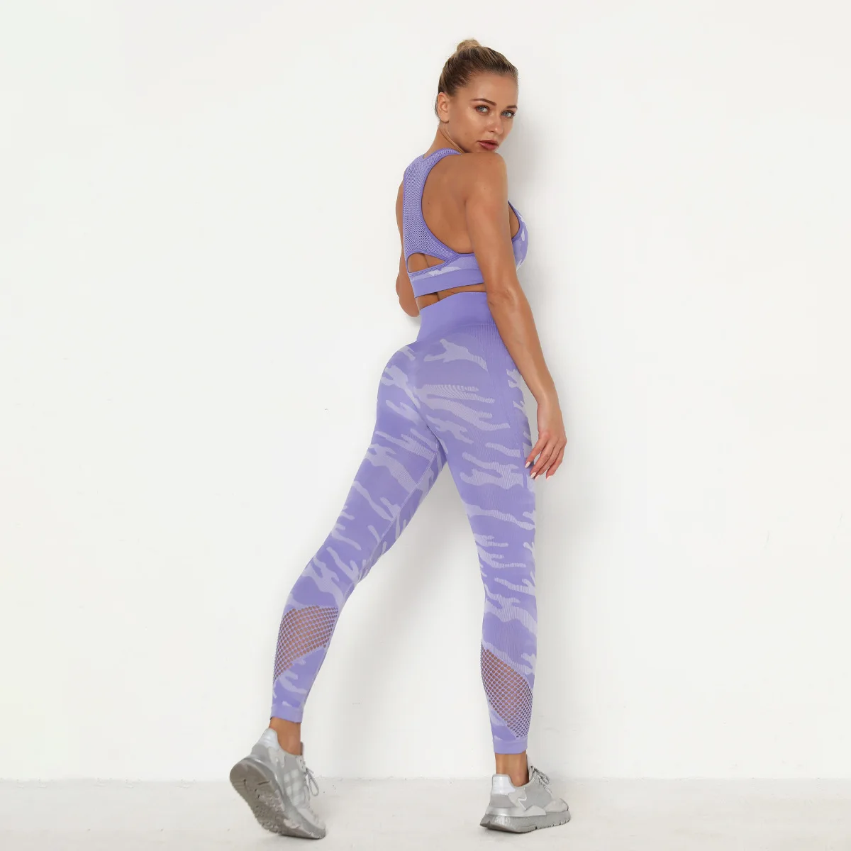 2 Pcs Seamless Knitted Camouflage Sports Suit Breathable Hollow Out Two Piece Set Tight Fit High Stretchy Active Wear for Women
2 Pcs Seamless Knitted Camouflage Sports Suit Breathable Hollow Out Two Piece Set Tight Fit High Stretchy Active Wear for Women
