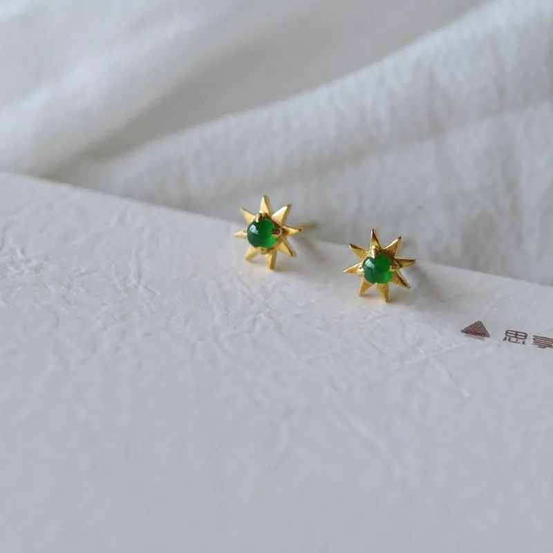 Ice-like Yang Green Myanmar Chalcedony Ear Stud Earring S925 Sterling Silver Inlaid Small Sun Light Luxury Temperament
Ice-like Yang Green Myanmar Chalcedony Ear Stud Earring S925 Sterling Silver Inlaid Small Sun Light Luxury Temperament