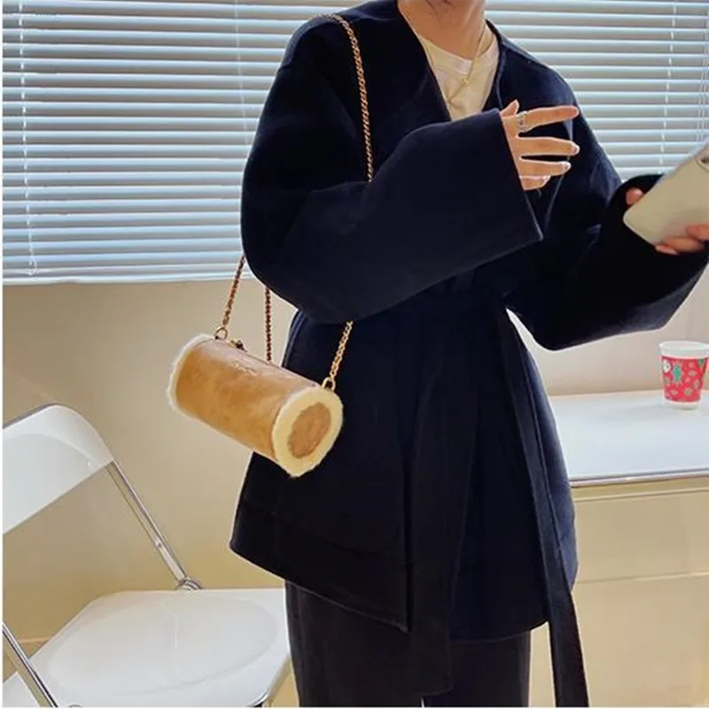 New Plush Shoulder Bag Women Large Capacity Cylinder Bag Lucky Beads Chain Crossbody Messenger Bag Lady Brands Luxury Handbags
New Plush Shoulder Bag Women Large Capacity Cylinder Bag Lucky Beads Chain Crossbody Messenger Bag Lady Brands Luxury Handbags