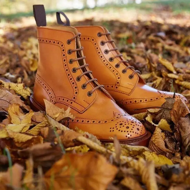 Men's PU Leather Elegant Carved Chelsea Lace Up Boots Classic Boots Ankle Men Boots Casual Fashion Winter Combat Boots KR049
Men's PU Leather Elegant Carved Chelsea Lace Up Boots Classic Boots Ankle Men Boots Casual Fashion Winter Combat Boots KR049