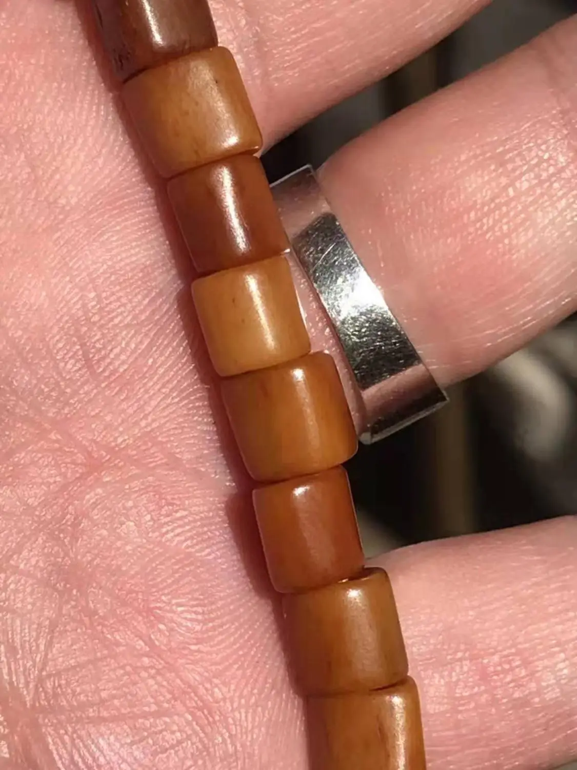 The incarnation of the cultural totem of the ancient foreign country, the dakini, 108 prayer beads made of eagle bones
The incarnation of the cultural totem of the ancient foreign country, the dakini, 108 prayer beads made of eagle bones