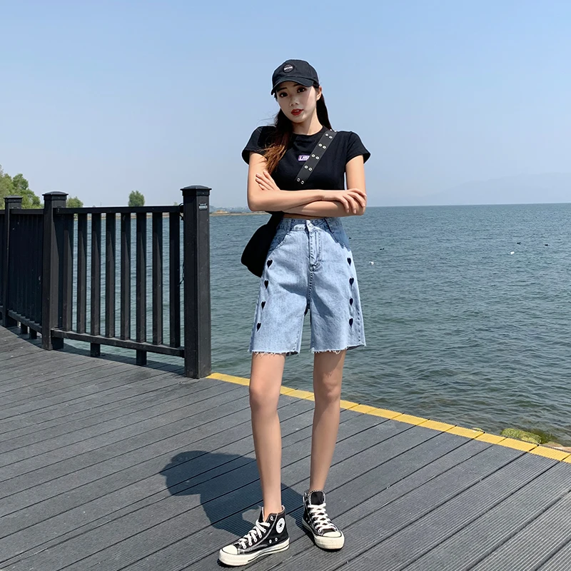 TongSiHai Jeans Shorts for Women Ladies High Waist Heart Embroidery Denim Short Pants Teens Girls Students Knee Length Trousers
TongSiHai Jeans Shorts for Women Ladies High Waist Heart Embroidery Denim Short Pants Teens Girls Students Knee Length Trousers