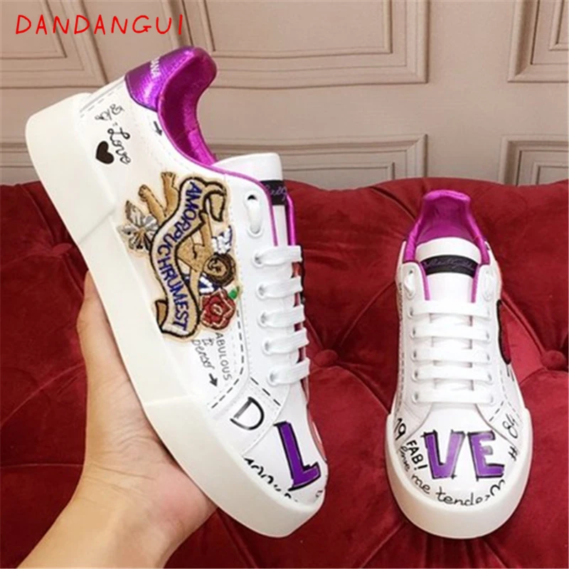 White Graffiti Crystal Female Sneakers Luxury Designer Natural Leather Women's Running Shoes Spring Autumn Casual Girls Shoes
White Graffiti Crystal Female Sneakers Luxury Designer Natural Leather Women's Running Shoes Spring Autumn Casual Girls Shoes